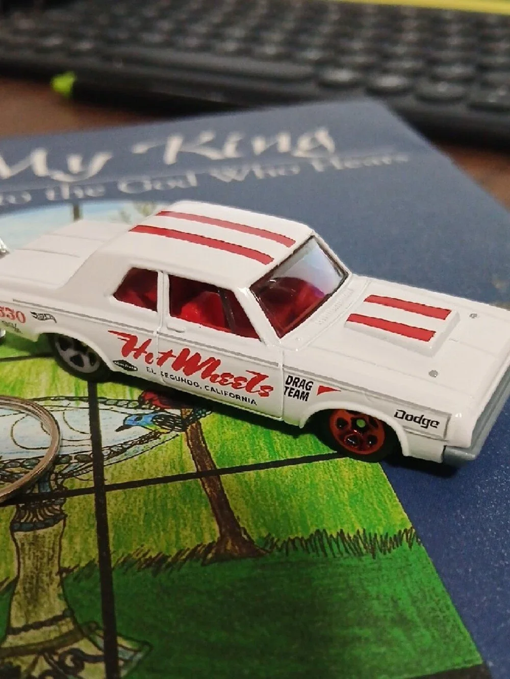 Keychain 64 Dodge 330 Hot Wheels White 330 Diecast - Red Accent